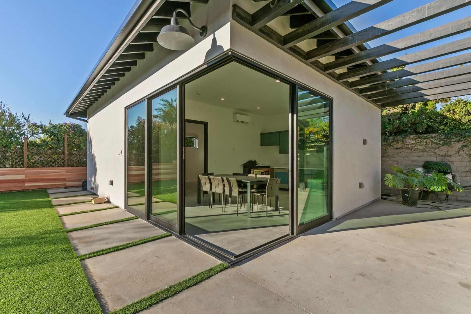 Modern ADU in El Segundo photo 62