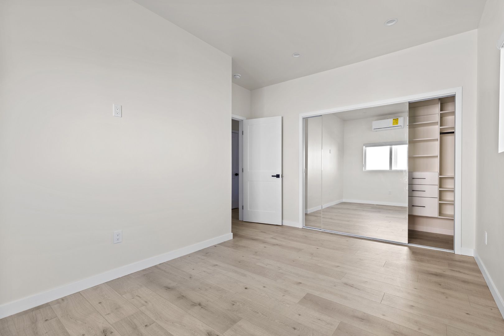 Modern ADU in Lake View Terrace photo 21