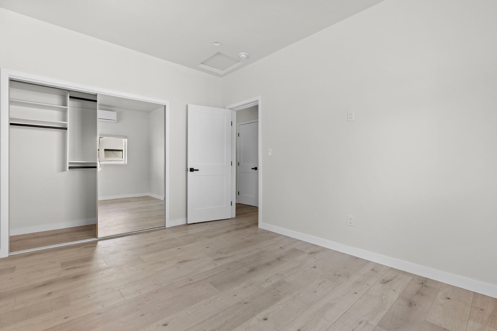 Modern ADU in Lake View Terrace photo 24