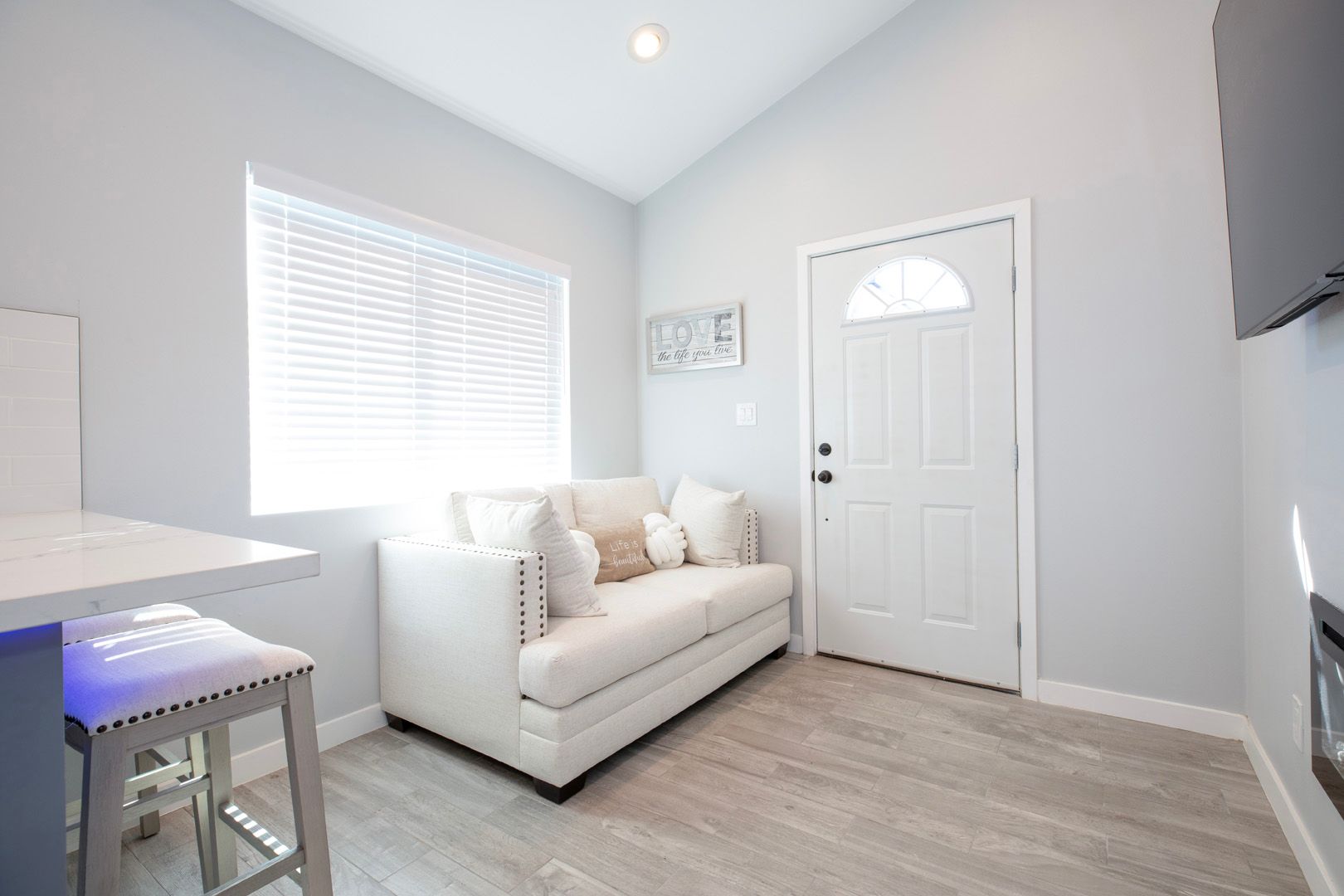 Modern ADU in Long Beach photo 3