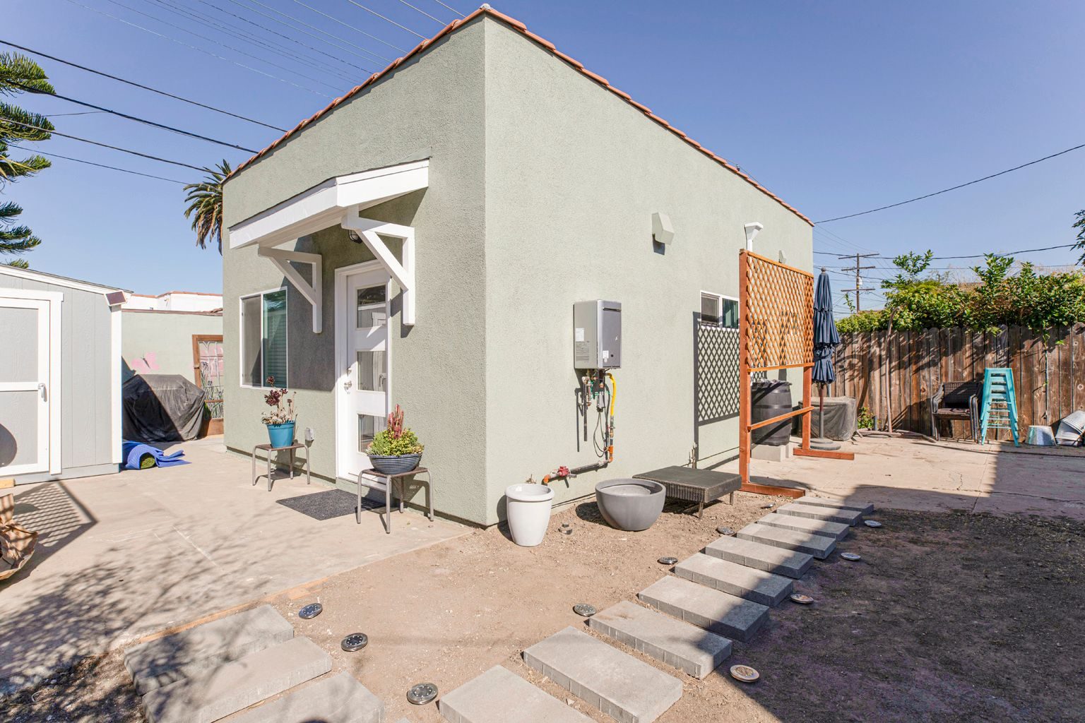 Modern Concrete ADU in Los Angeles, CA photo 2