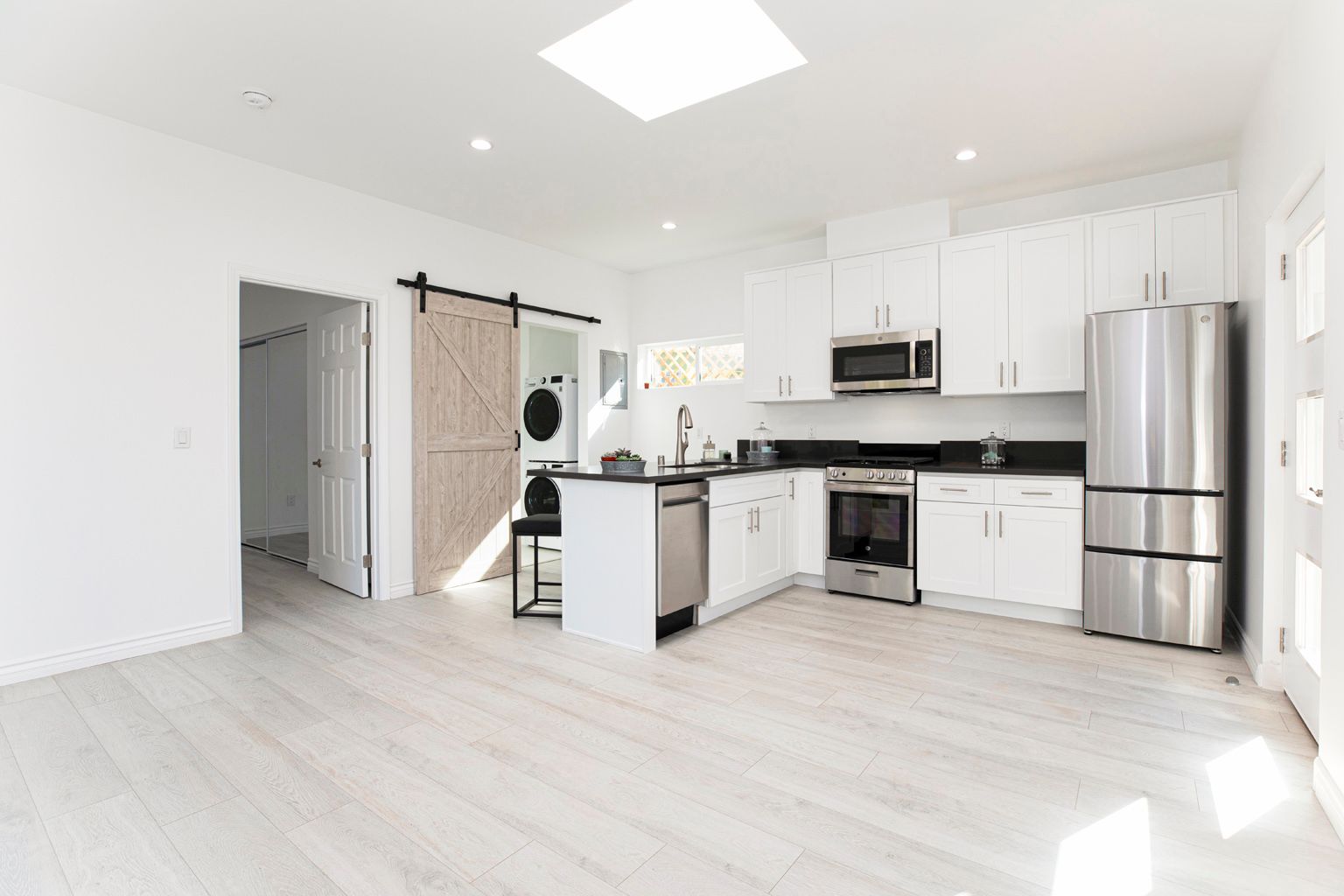 Modern Concrete ADU in Los Angeles, CA photo 6