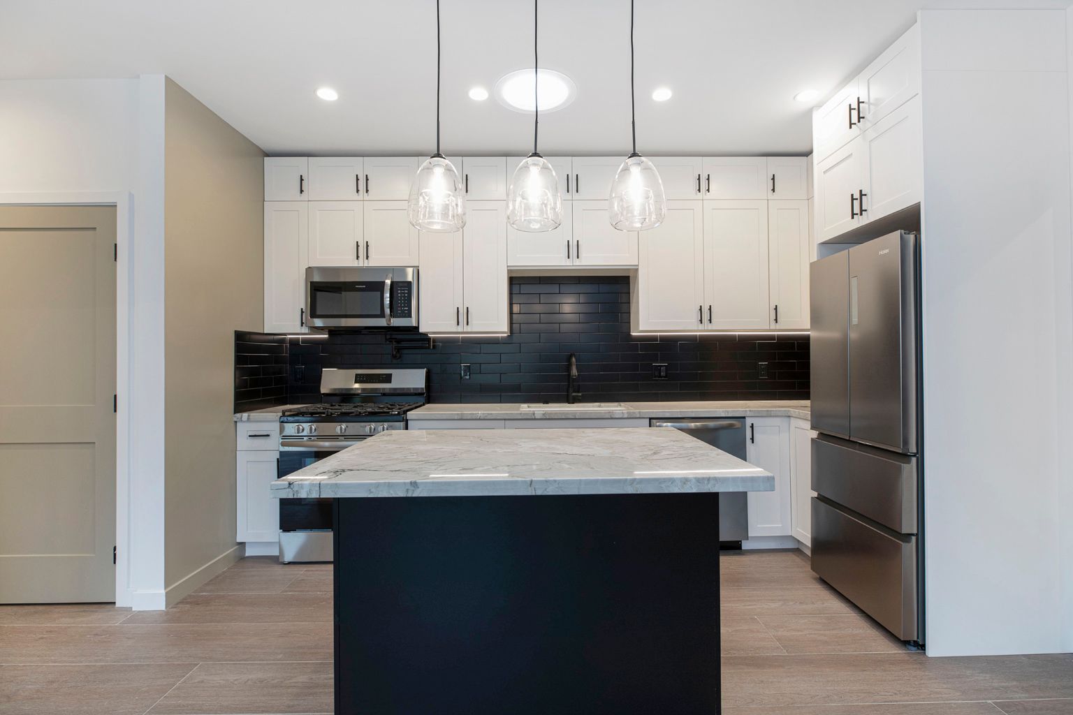 Two-Story Modern ADU in Los Angeles, CA photo 14