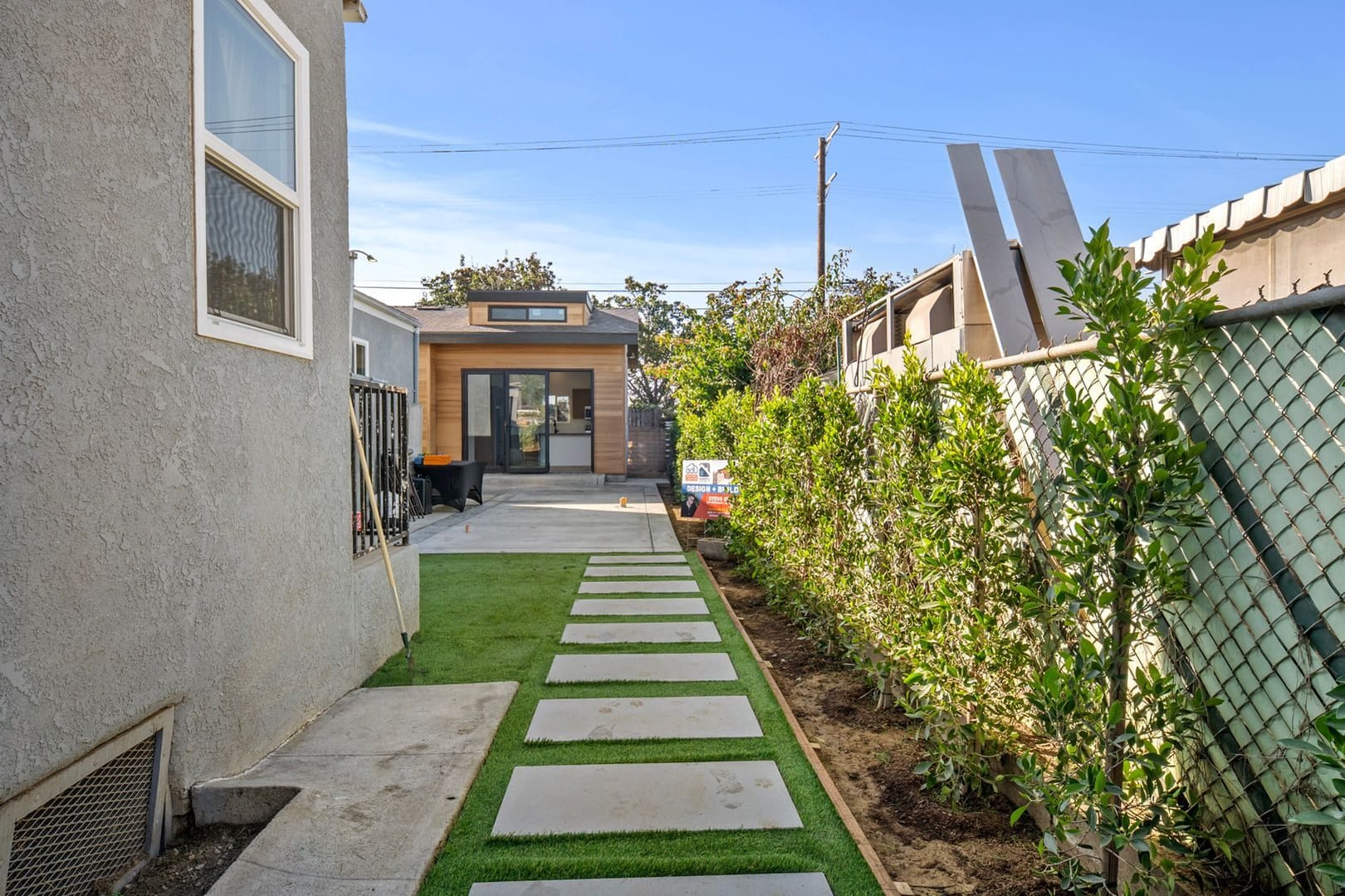 Open-Concept Modern ADU in Los Angeles, CA photo 3