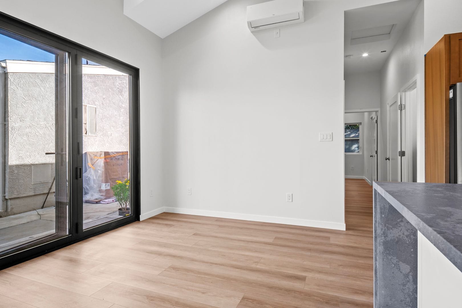 Open-Concept Modern ADU in Los Angeles, CA photo 8