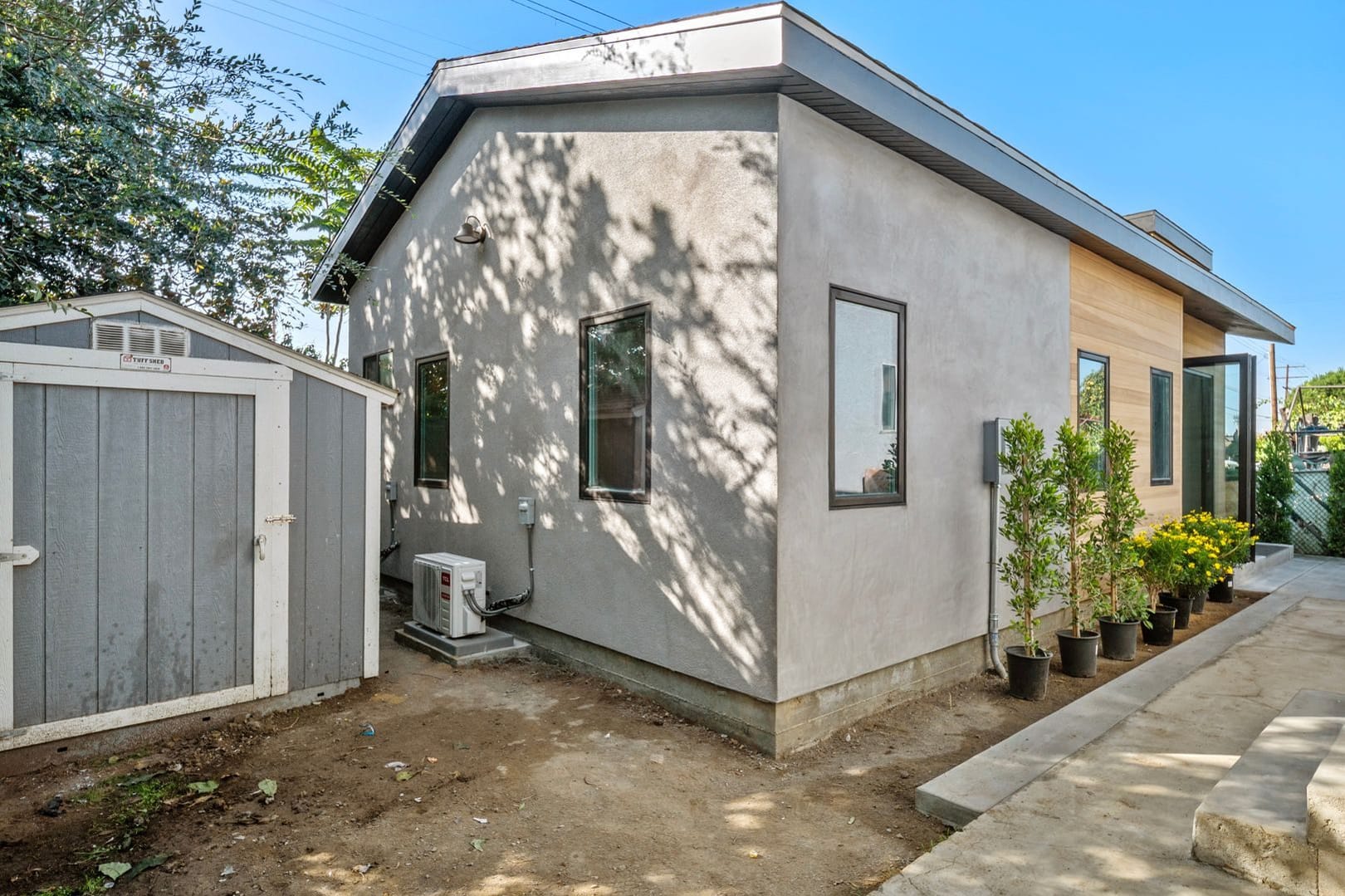 Open-Concept Modern ADU in Los Angeles, CA photo 29