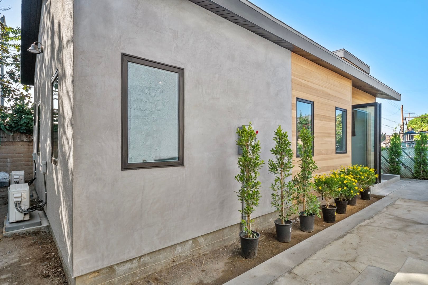 Open-Concept Modern ADU in Los Angeles, CA photo 30