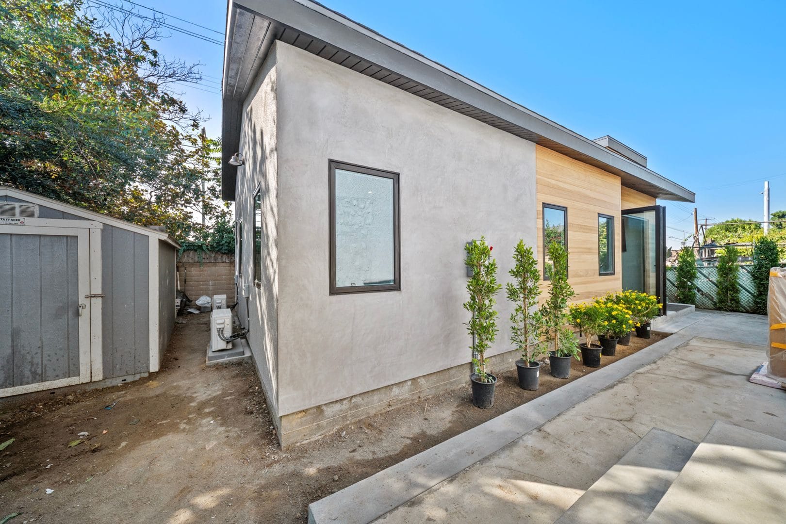 Open-Concept Modern ADU in Los Angeles, CA photo 31
