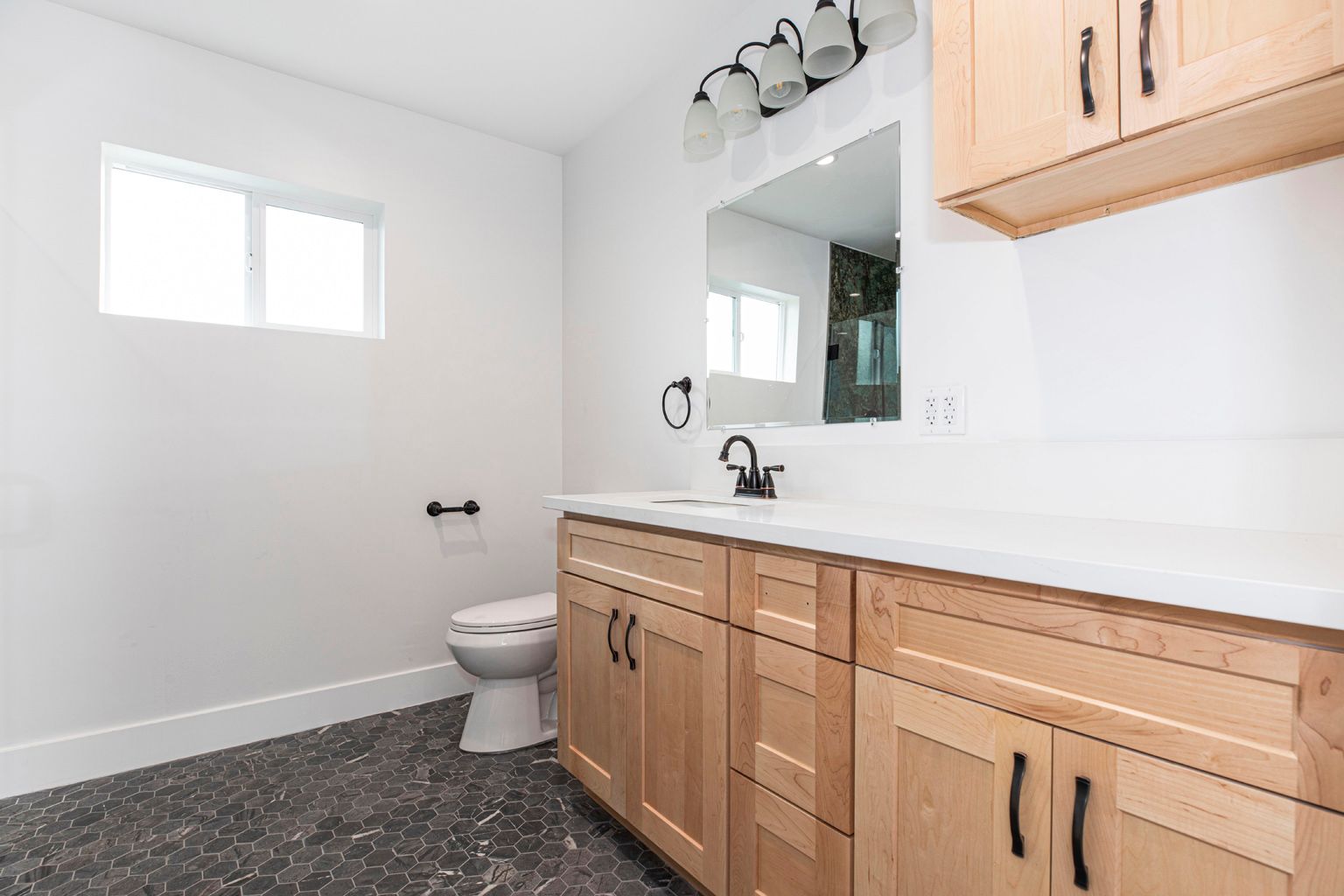 Modern ADU in Montebello photo 4