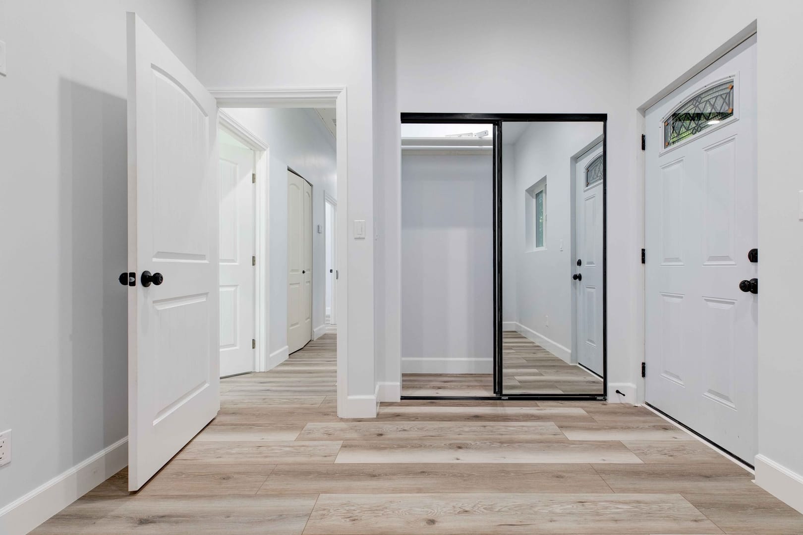 Modern Cottage-Style ADU in Pasadena, CA photo 9