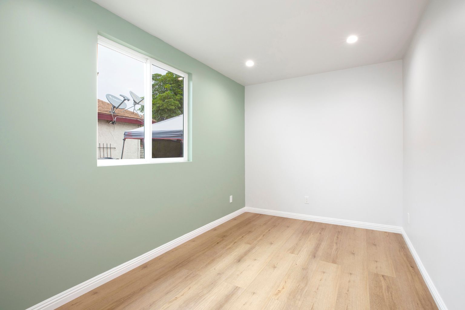 White-Oak Modern ADU in Pasadena, CA
