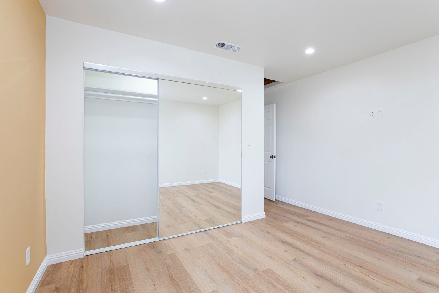 White-Oak Modern ADU in Pasadena, CA photo 7