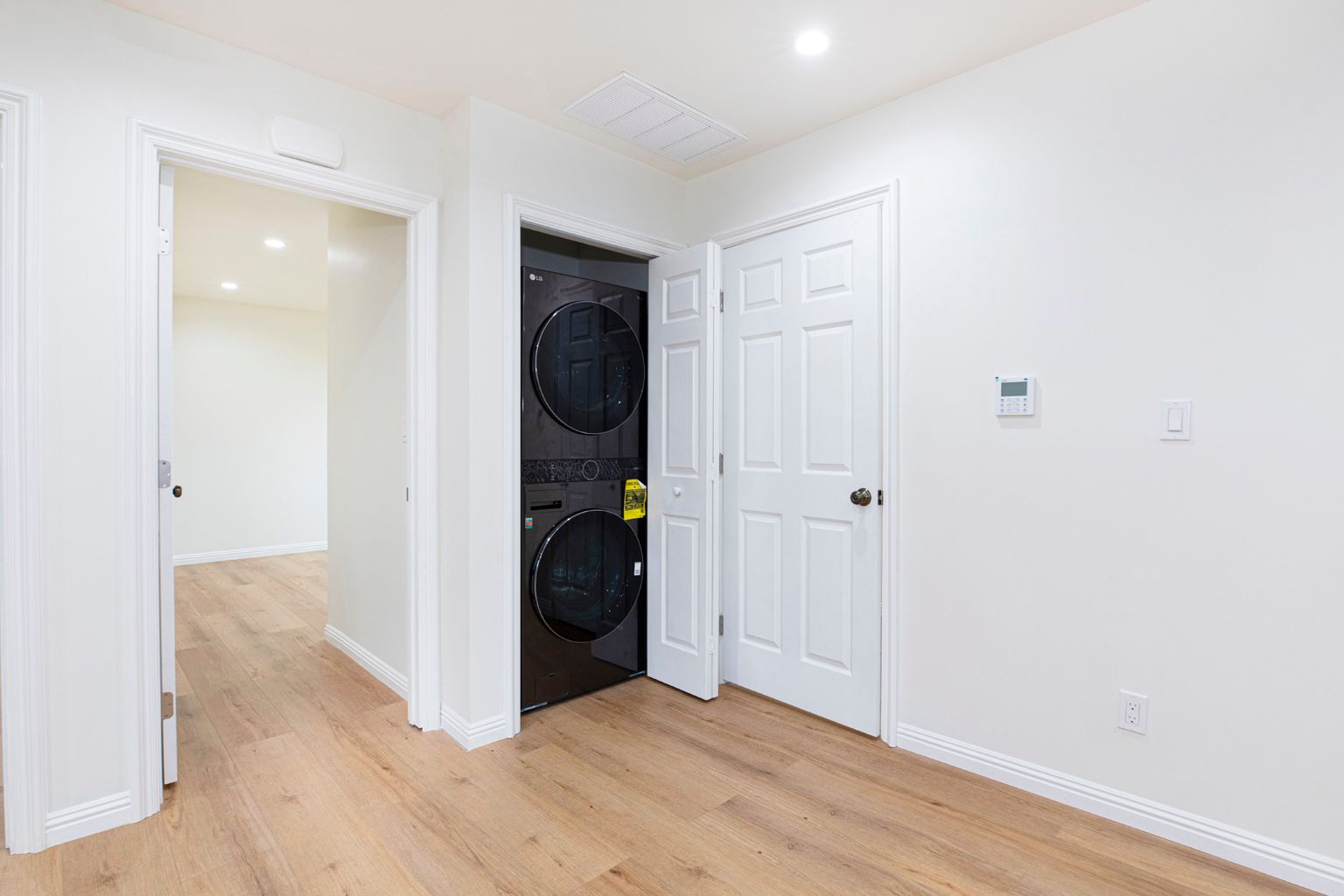 White-Oak Modern ADU in Pasadena, CA photo 9