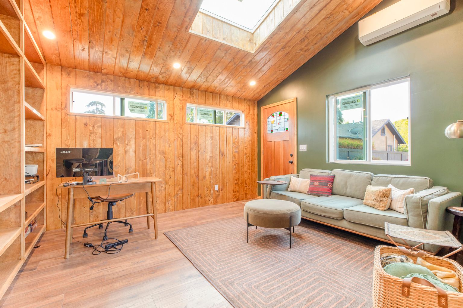 Wood-Panelled Detached ADU in Pasadena, CA photo 10