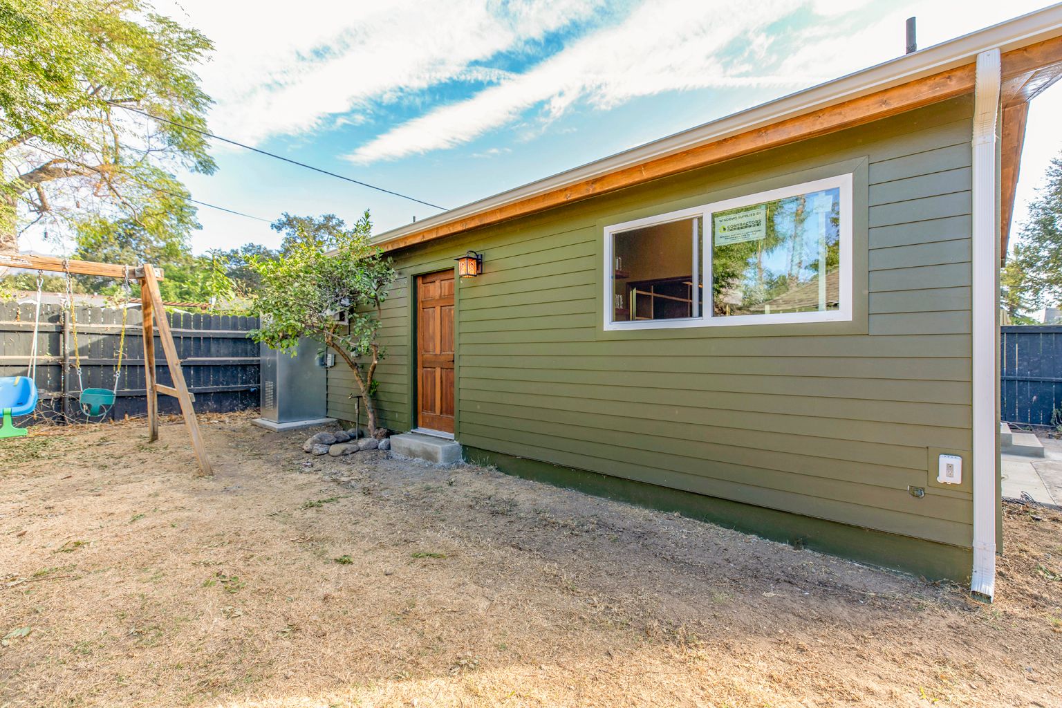 Wood-Panelled Detached ADU in Pasadena, CA photo 4