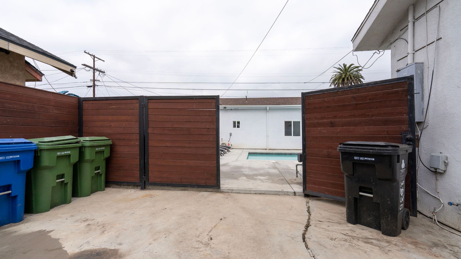 Modern Pool House ADU in South Los Angeles, CA photo 35