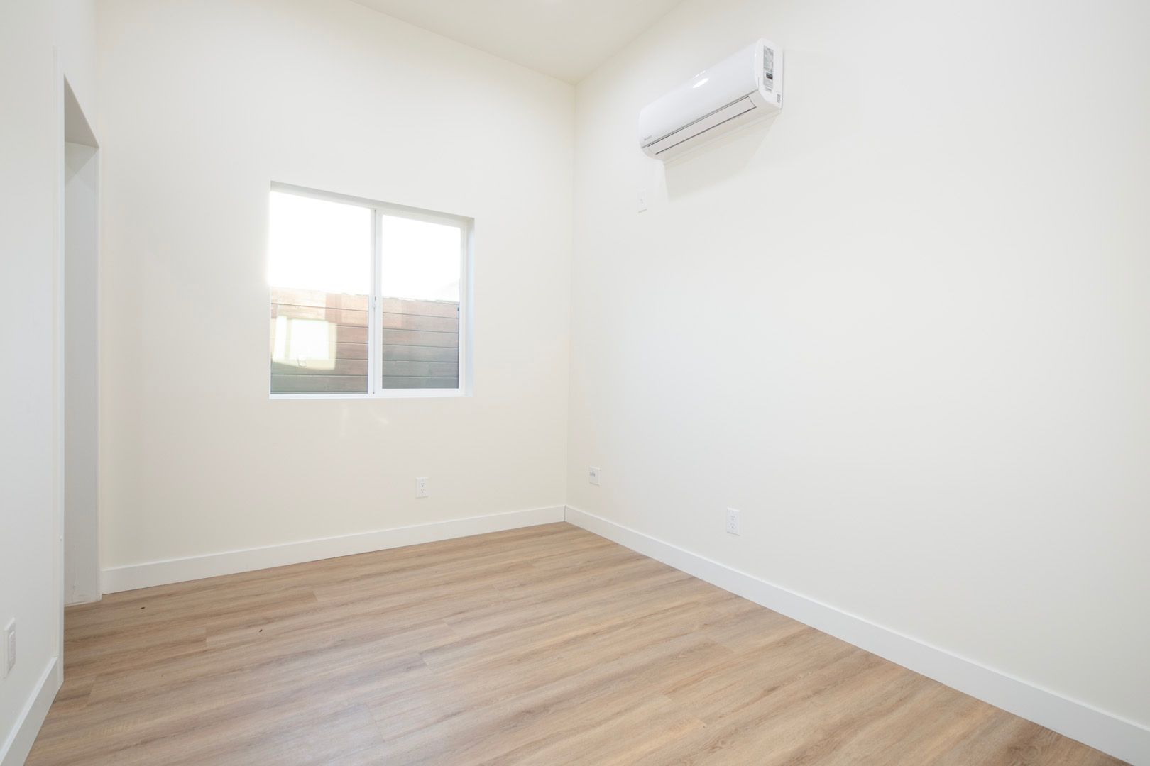 Modern 1-Bedroom ADU in South Los Angeles, CA photo 9