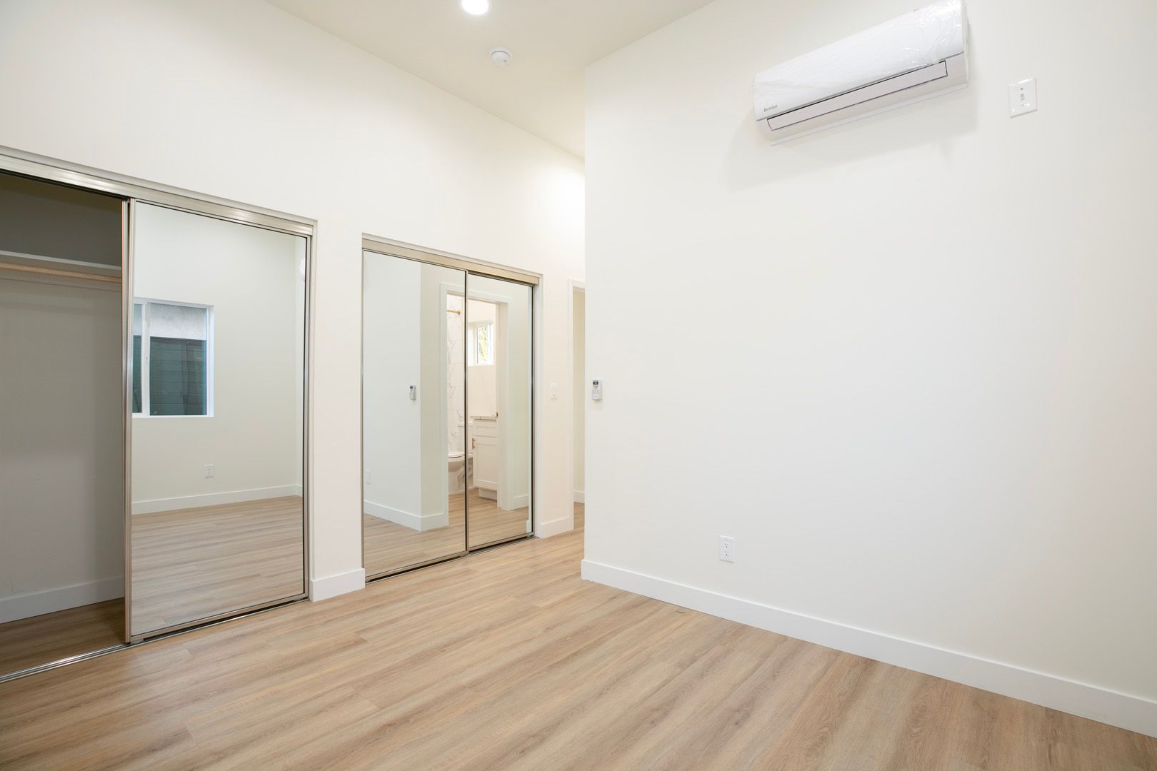 Modern 1-Bedroom ADU in South Los Angeles, CA photo 19